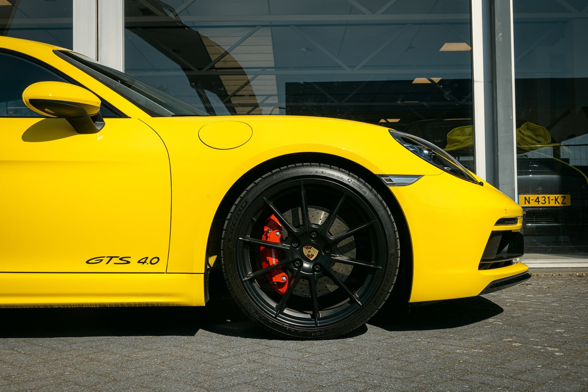 Bandenwissel exclusieve auto - ECC Exclusive Car Company