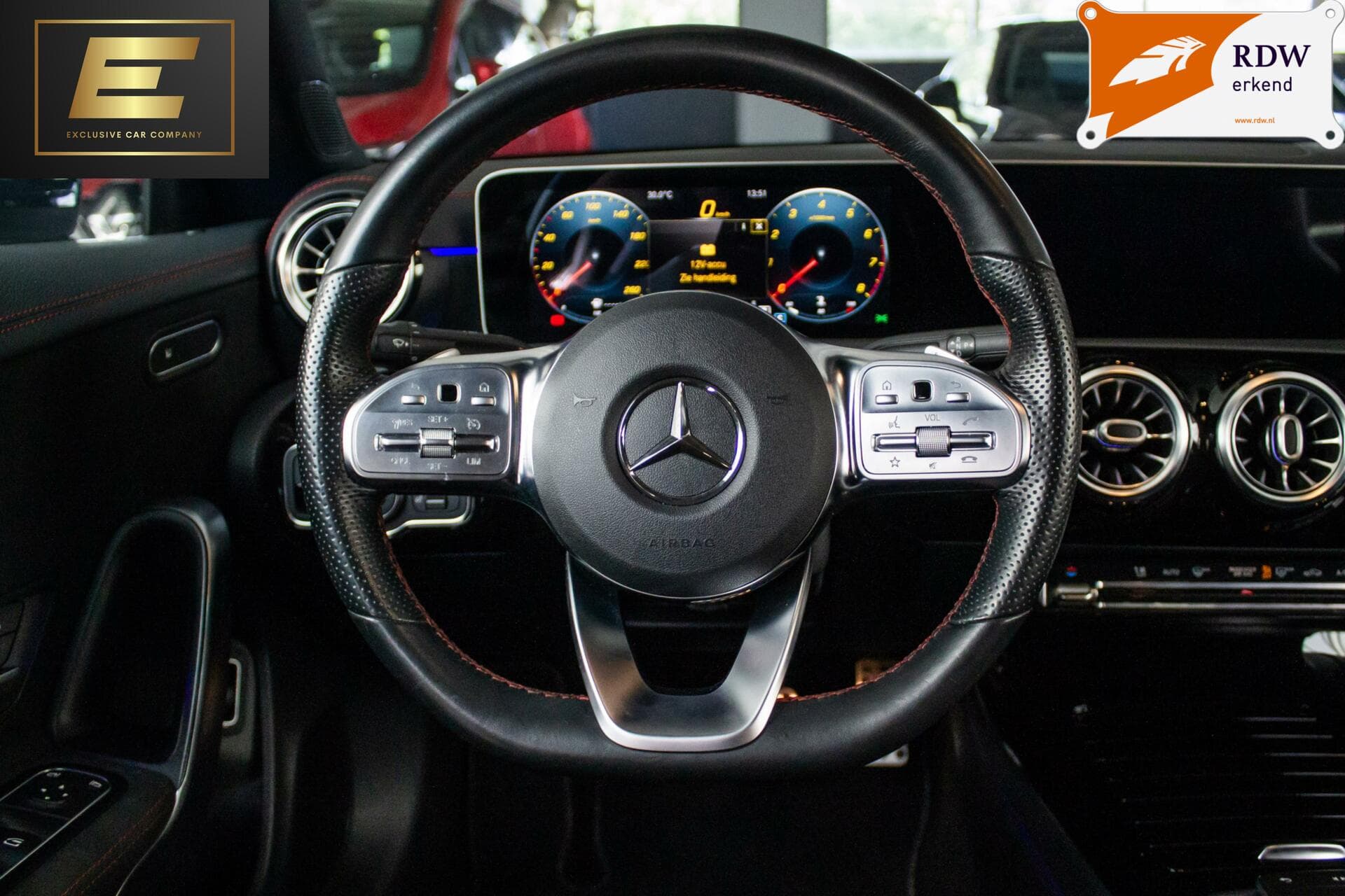 Mercedes-Benz CLA 220 Premium Plus | AMG pakket | Stoelverwarming | Alcantara bekleding – foto 4