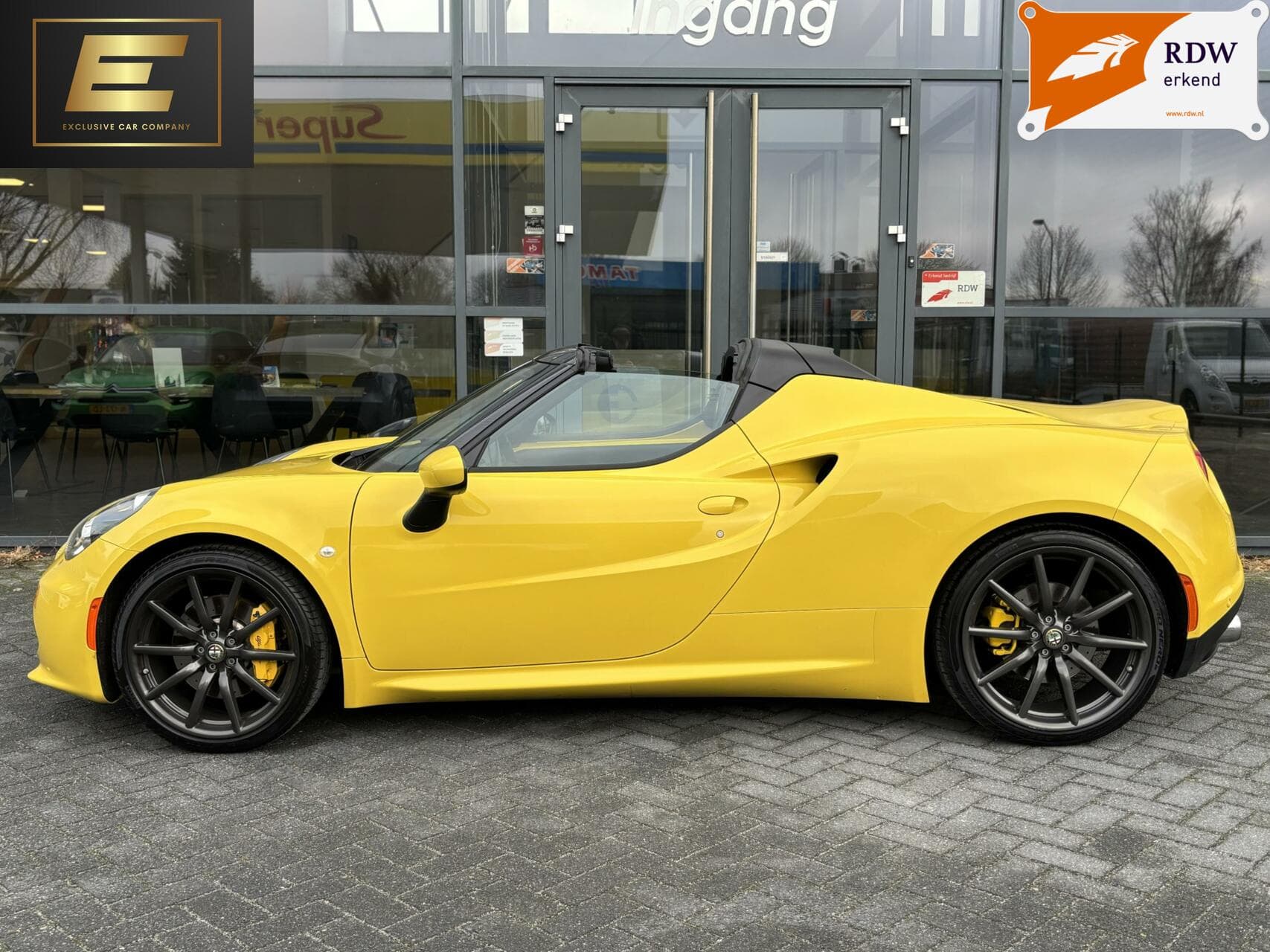 Alfa Romeo 4C Spider 1750TBI TCT | Giallo Prototipo | Carbon – foto 9