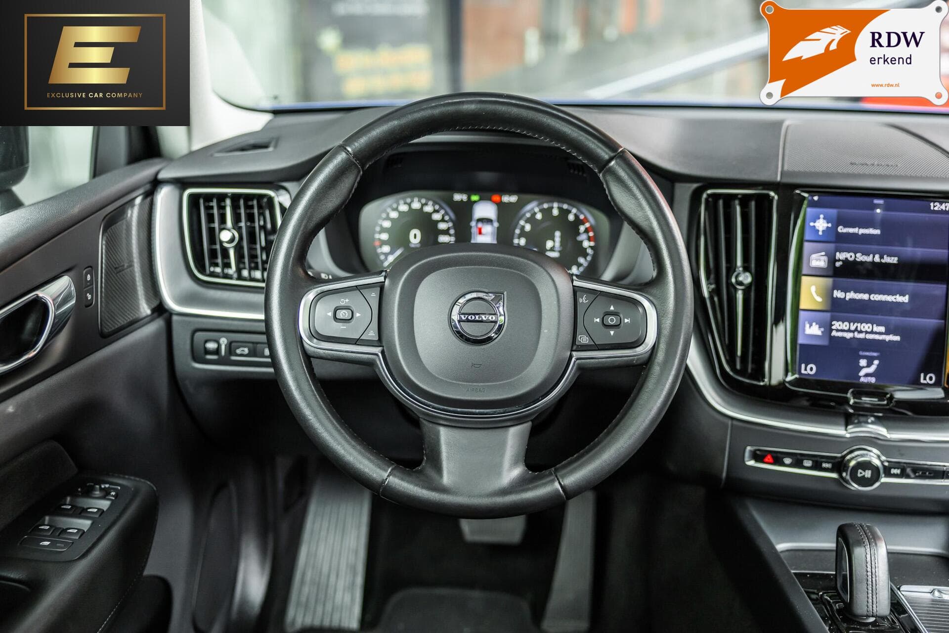 Volvo XC60 2.0 Recharge T6 AWD R-Design | Panorama dak | Dechrome | PDC | SOH 86.9% | – foto 4