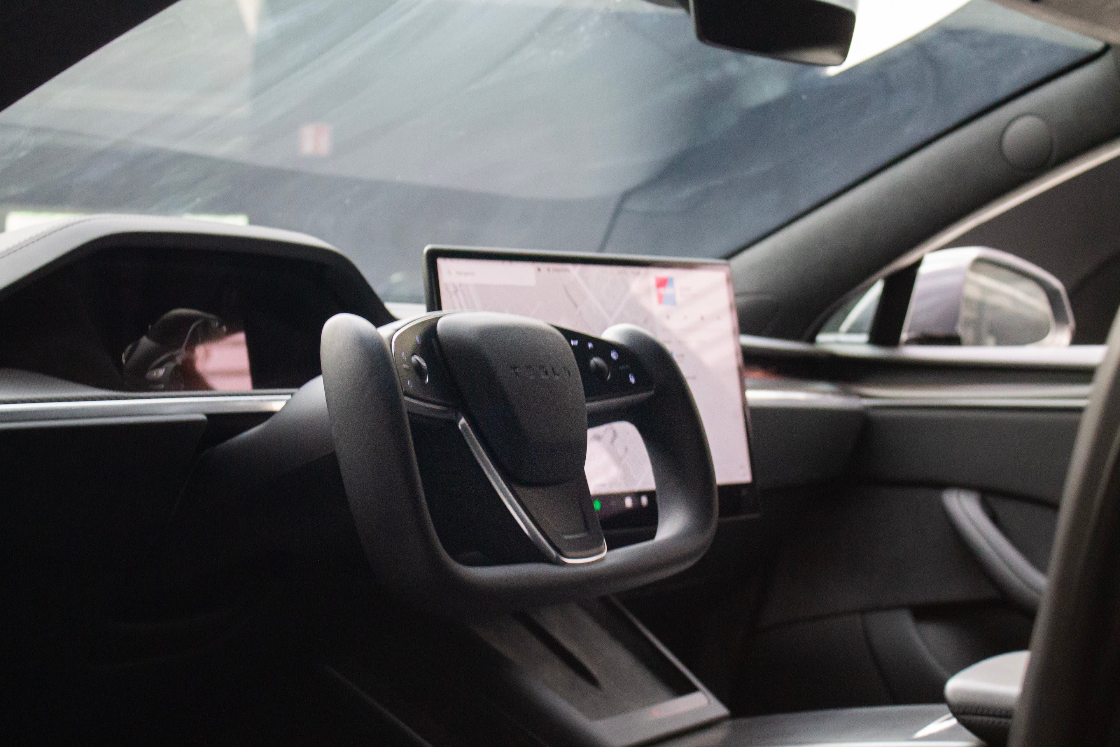 Laadpalen & Laadoplossingen - ECC Exclusive Car Company